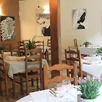 Hotel Logis Le Clément 2*