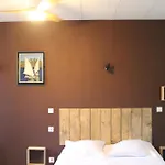 Hotel Logis Le Clément 2*