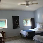Hotel Logis Le Clément 2*