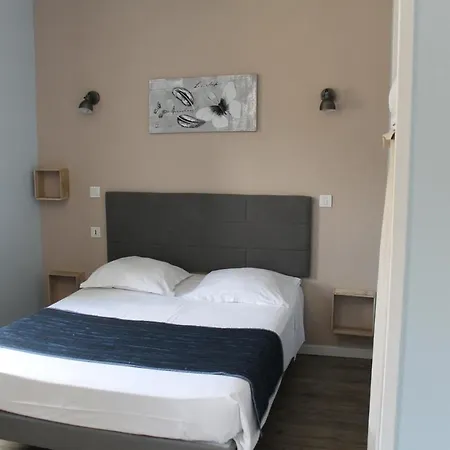 Logis Le Clement 2* Saint-Clement-sur-Valsonne