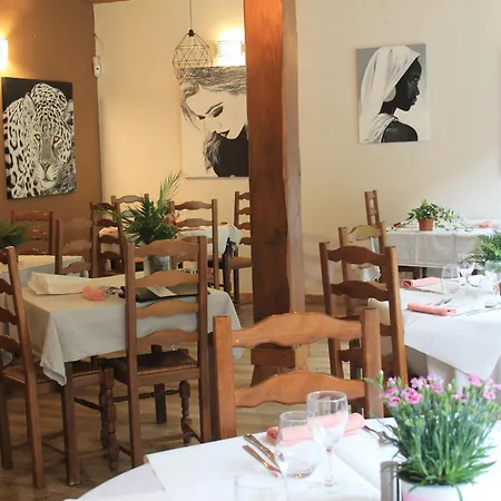 Hotel Logis Le Clément 2*