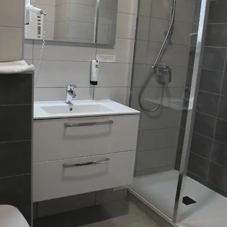 Hotel Logis Le Clément