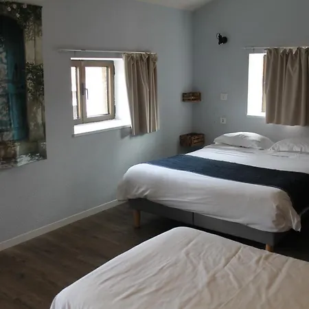 Logis Le Clément Hotel