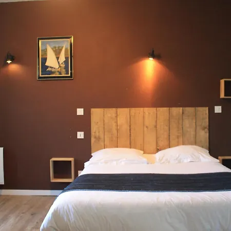 מלון Logis Le Clement Saint-Clement-sur-Valsonne