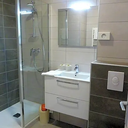 Hotell Logis Le Clement 2*