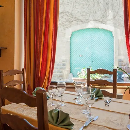 Hotell Logis Le Clement