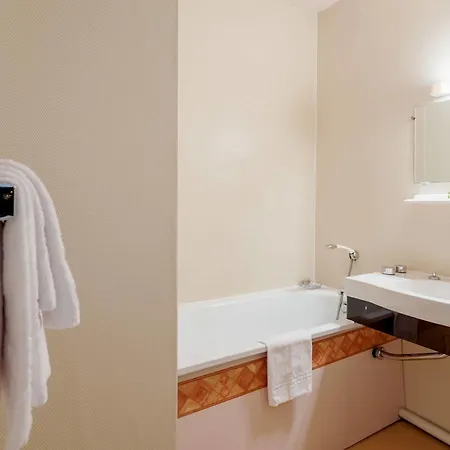 Hotell Logis Le Clement