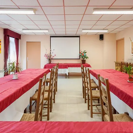 Logis Le Clement Hotel